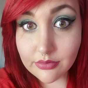 Meet your Posher, Liana